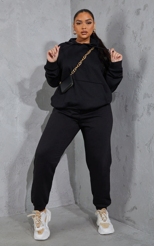 BASIC BLACK OVERSIZED HOODIE
