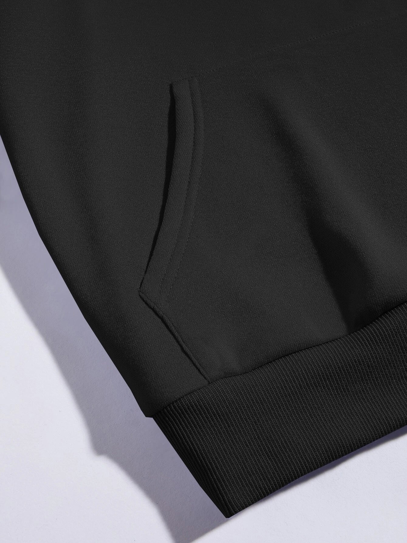 BASIC BLACK OVERSIZED HOODIE