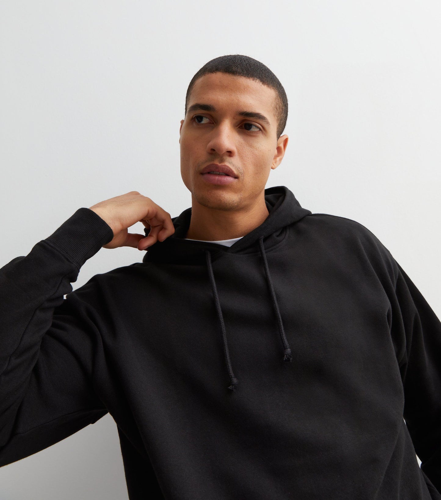 CLASSIC BLACK HOODIE (REGULAR FIT)