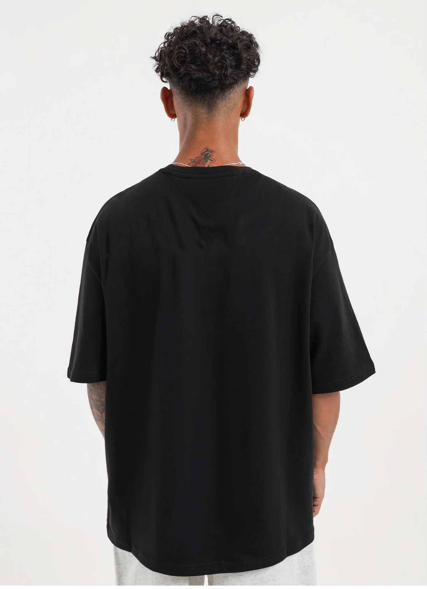 BLACK SOLIDS OVERSIZED TEE