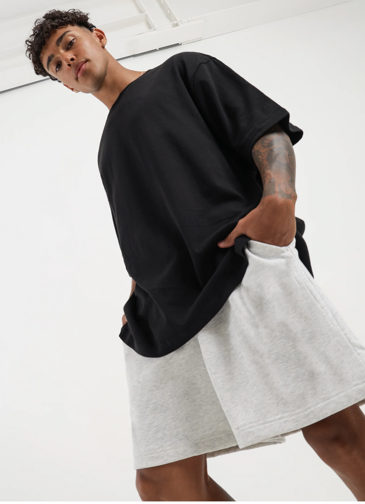 BLACK SOLIDS OVERSIZED TEE