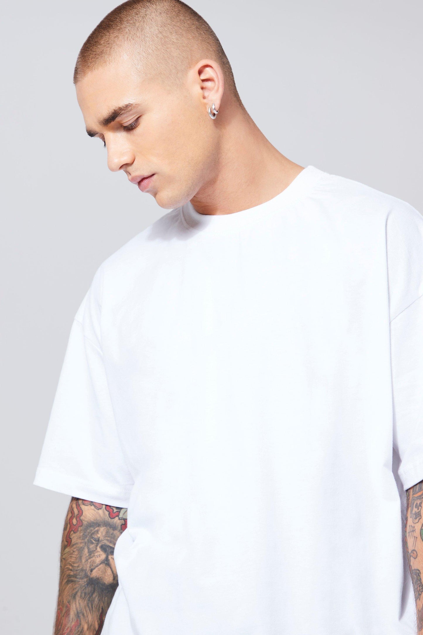 WHITE SOLIDS OVERSIZED TEE